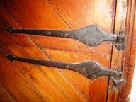 Brandow House hinges